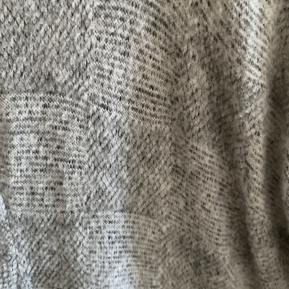 Apt 9 Gray One Button Sweater Size M - Picture 2 of 5